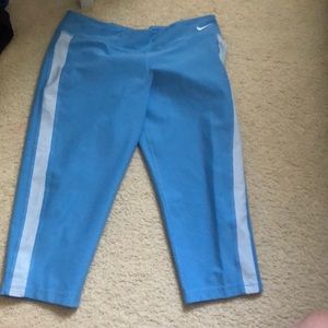 NIKE cropped leggings
